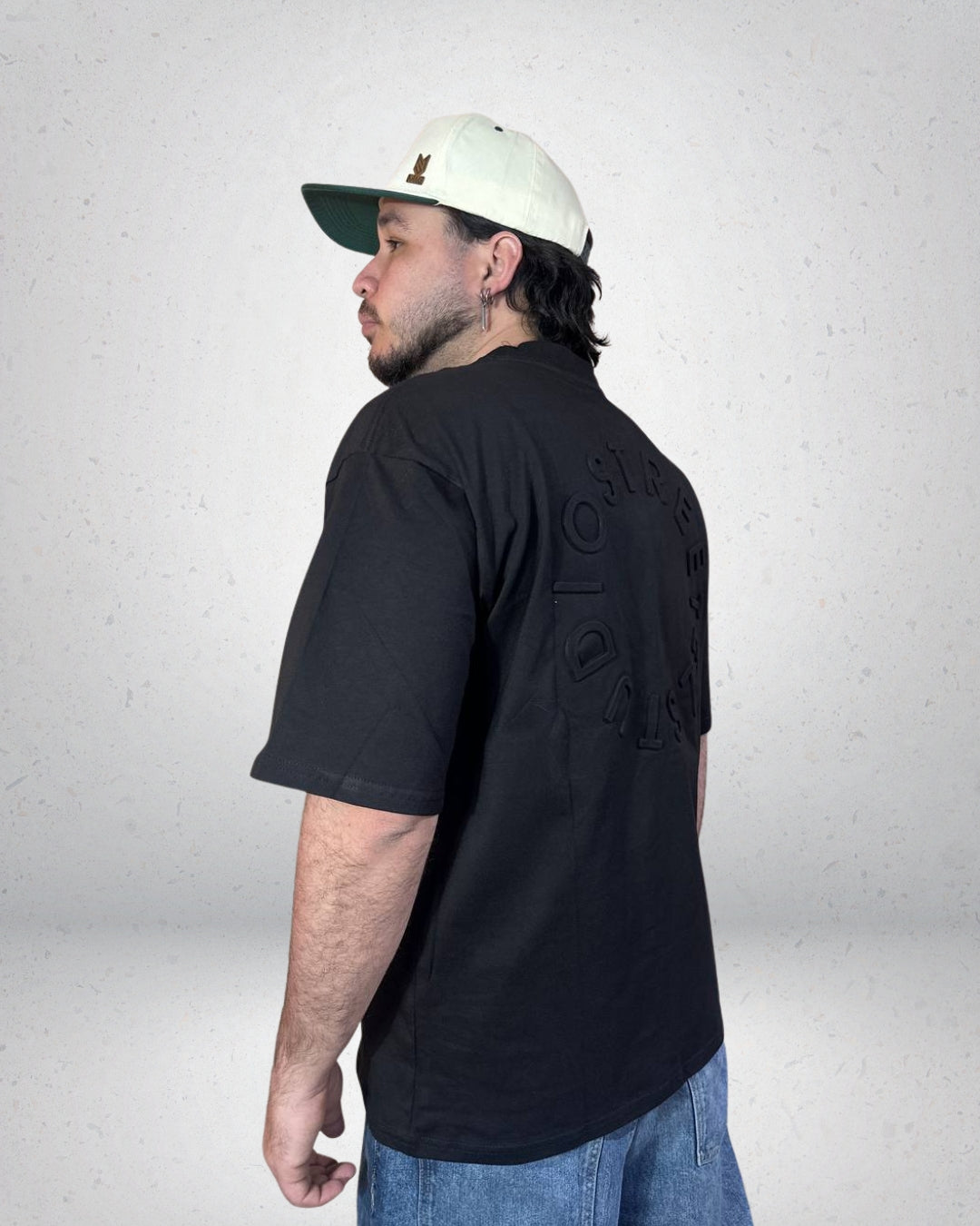 POLERA OVERSIZE ALTO RELIEVE NEGRA