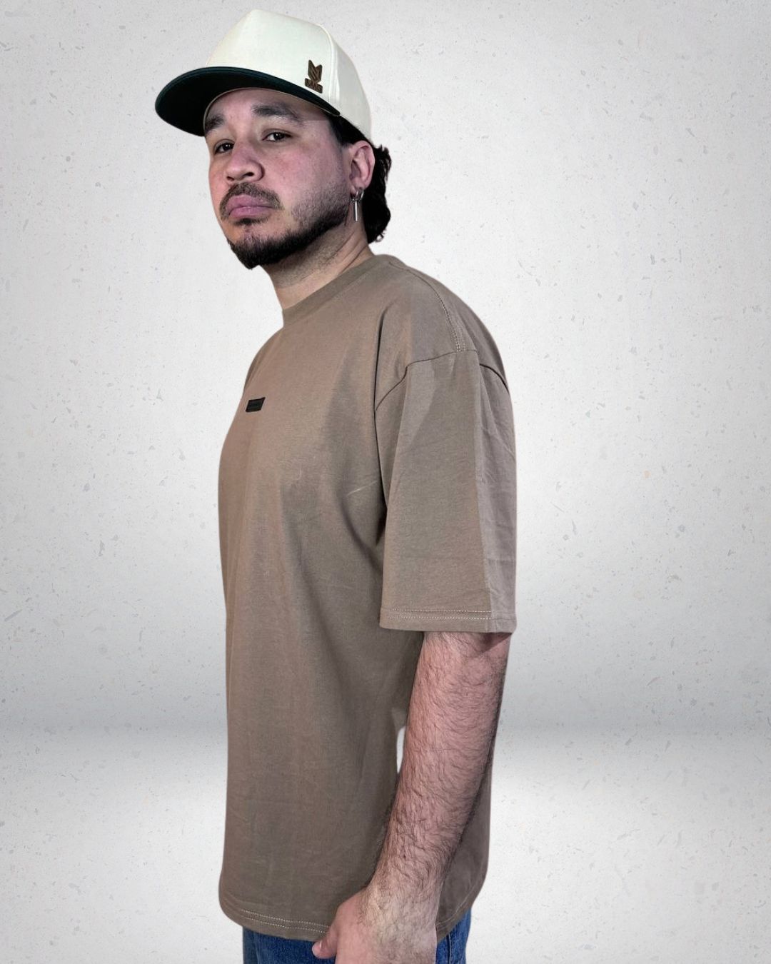 POLERA OVERSIZE ALTO RELIEVE MARRON